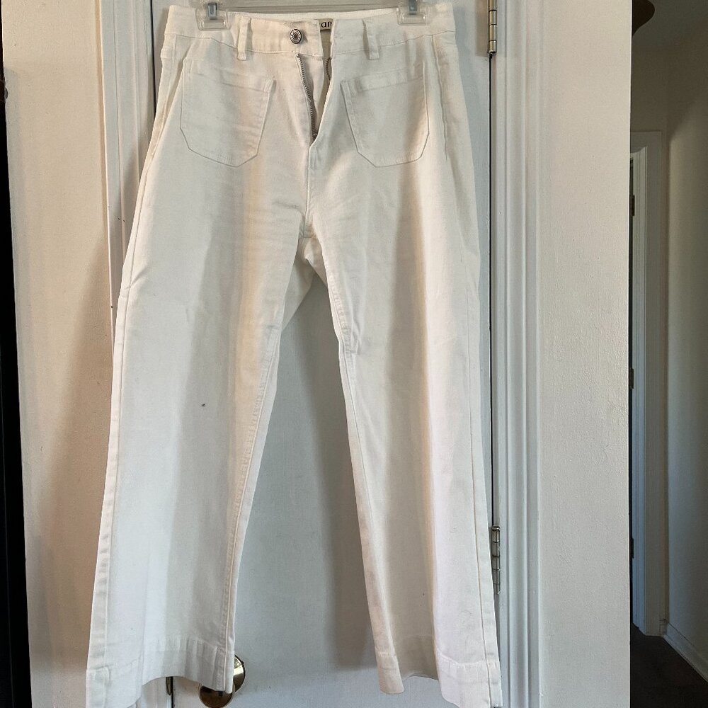 White Luvamia Flare Crops